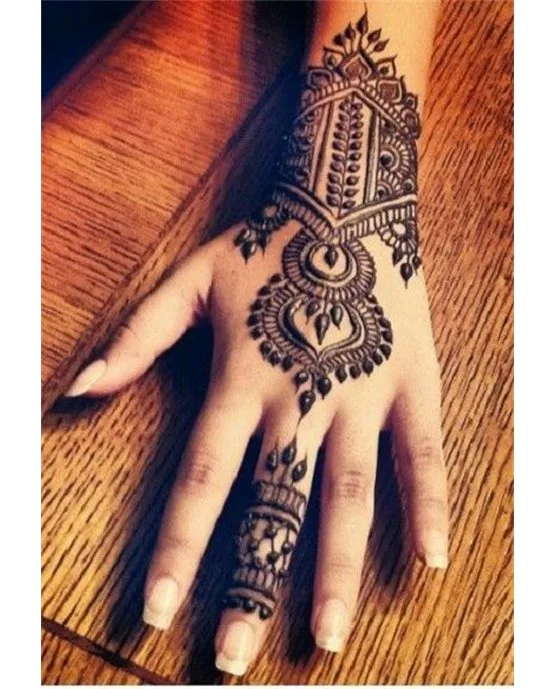 Refined Design Blending Into Heart Simple Full Hand Mehndi Design